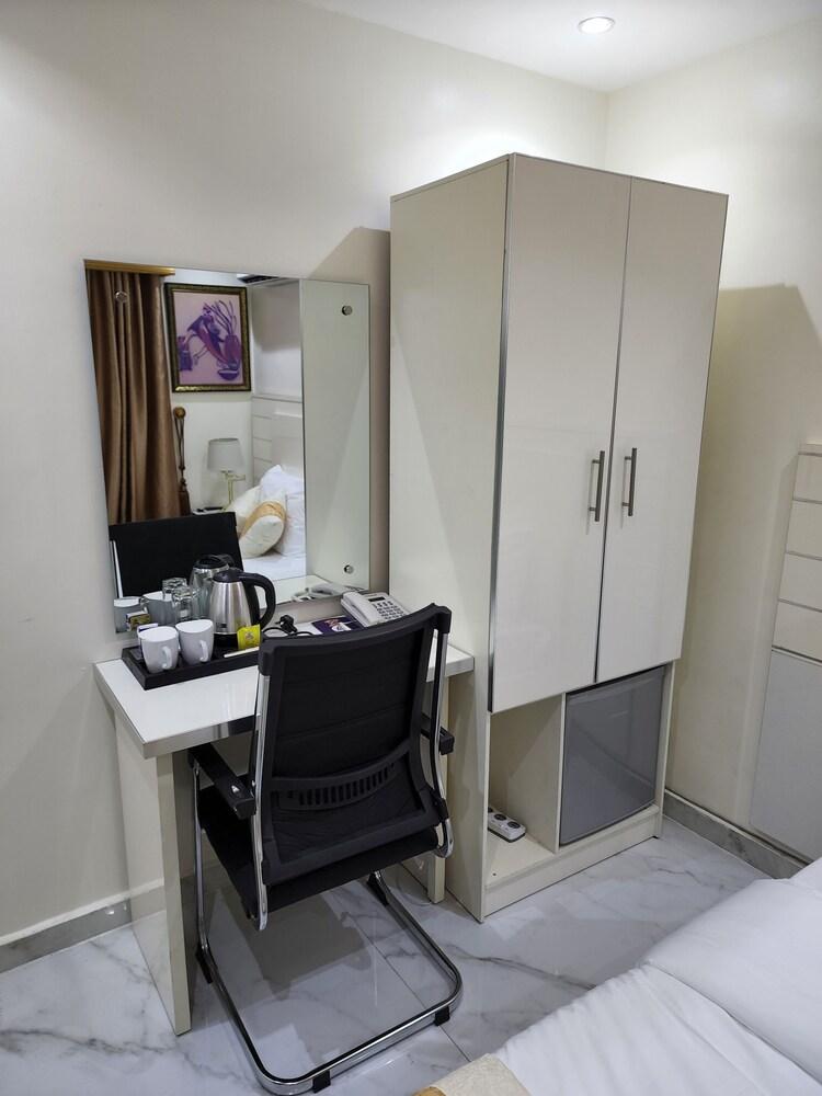 LUXOL HOMES AND SUITES