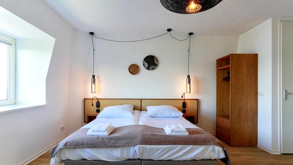 Lake View Penthouse 4p