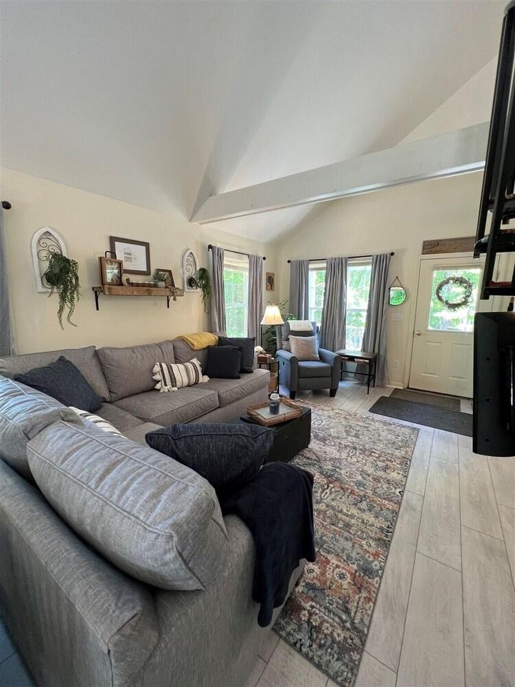 Owls Nest-limit 6 2 Bedroom Home by Redawning