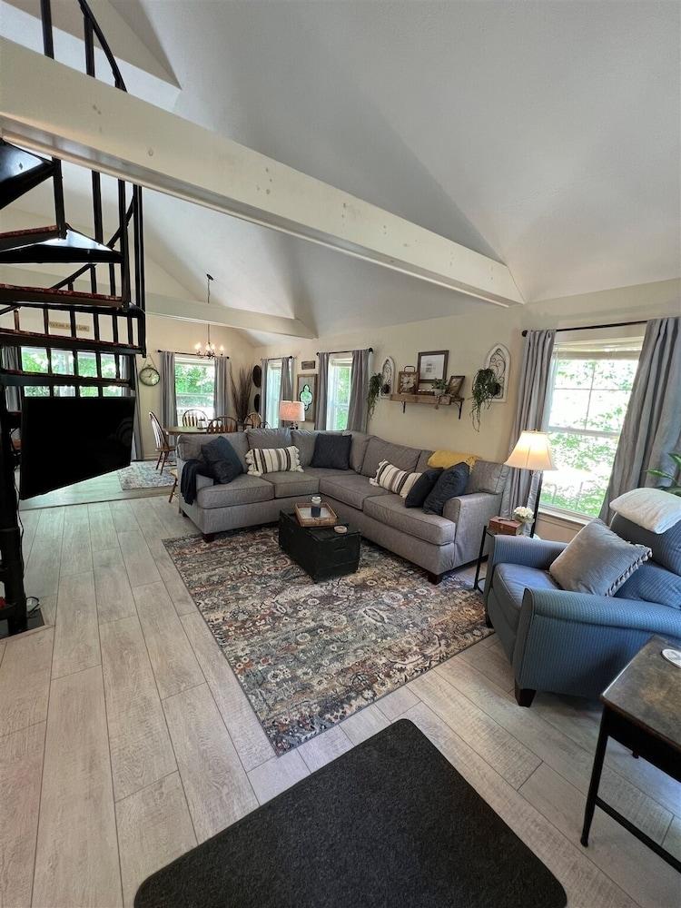 Owls Nest-limit 6 2 Bedroom Home by Redawning