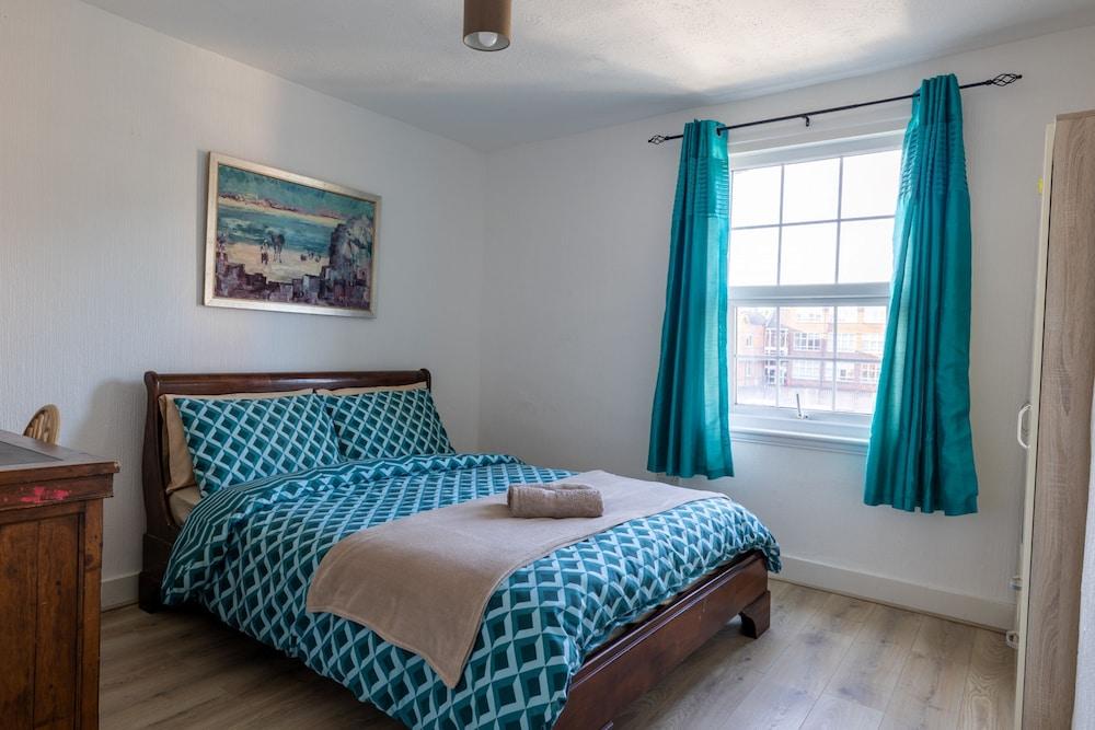 West Dartford Teal House