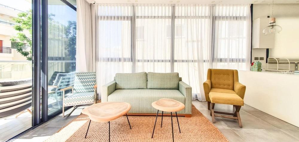 Rupin Ruby in Tel Aviv-yafo