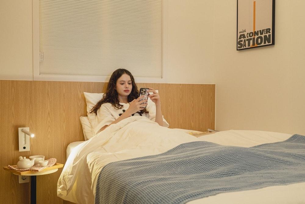 Sinchon Localfriends Hotel