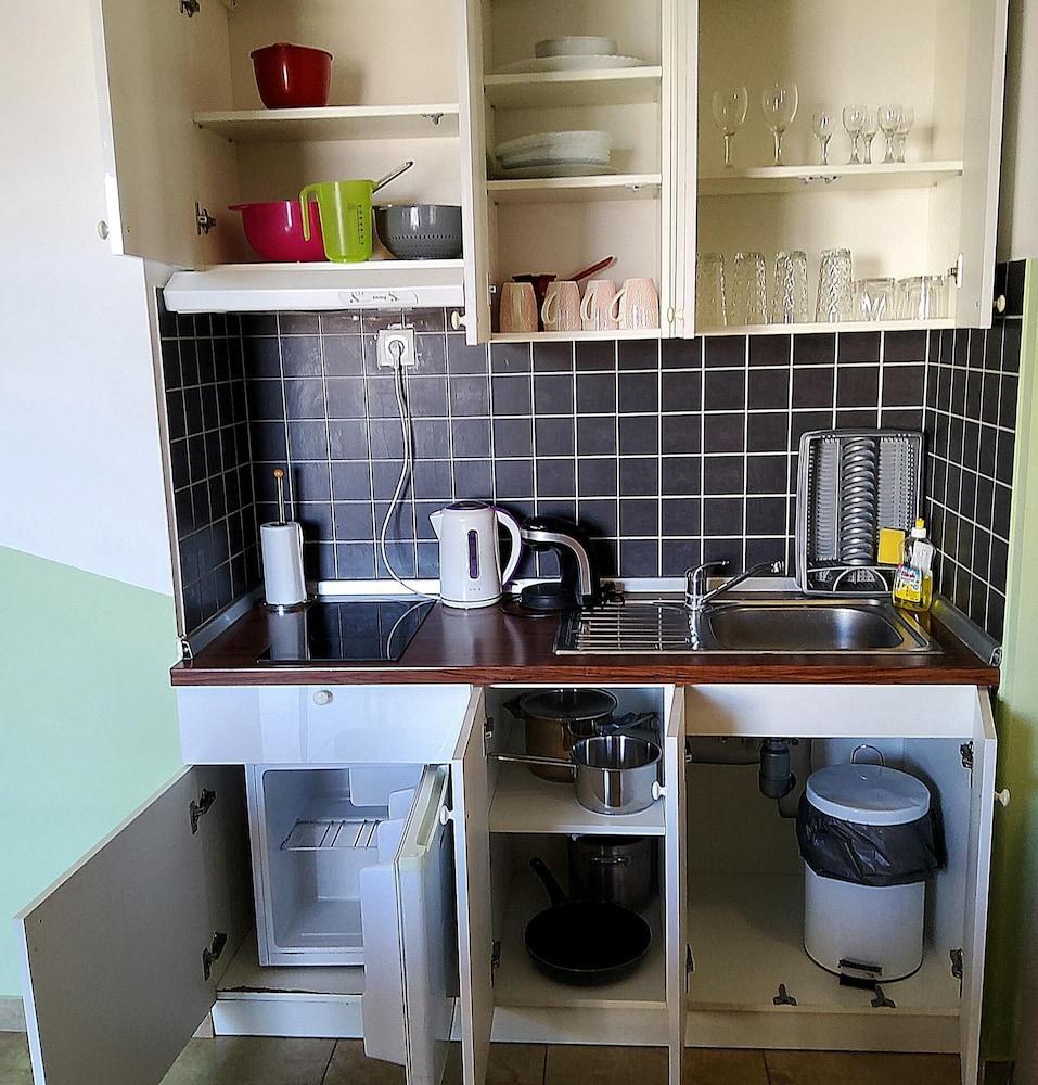 Apartment 5 Double Bed & Bidet Sleeps 2 Guests