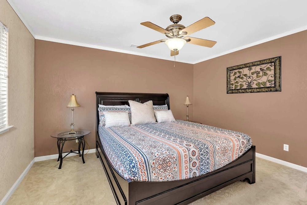 Awesome Views, Game Room, Hot Tub and More!