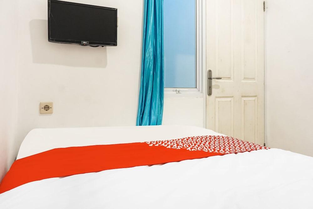 Super OYO 91074 Stariez Senen Syariah