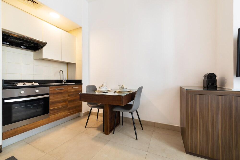 Maison Privee - Sparkle Tower 5