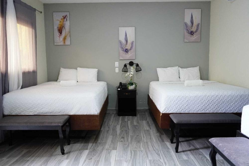 Mi Tierra Aeropuerto Hotel y Restaurante