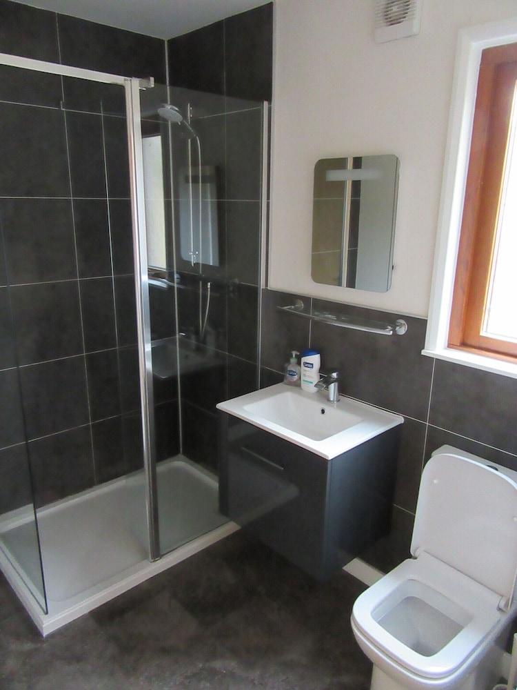 Osprey, Longhouse Cottages