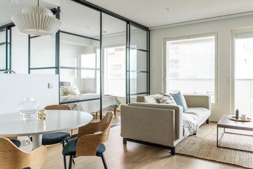 Spacious 1br with a lake view and sauna