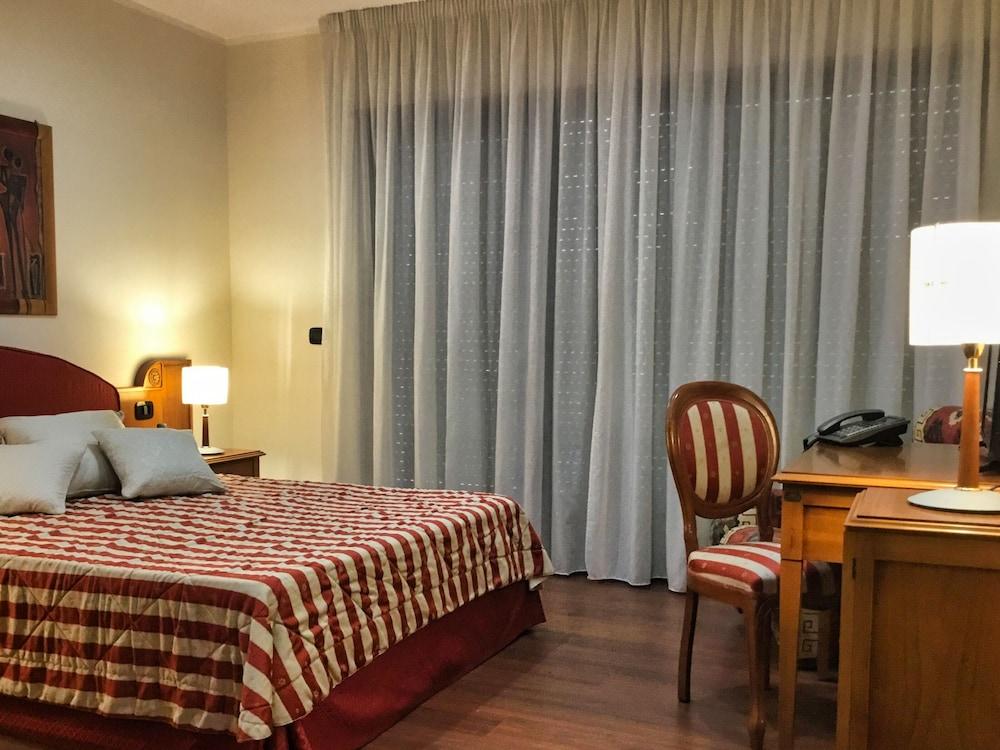 Erania Rooms & Apartments