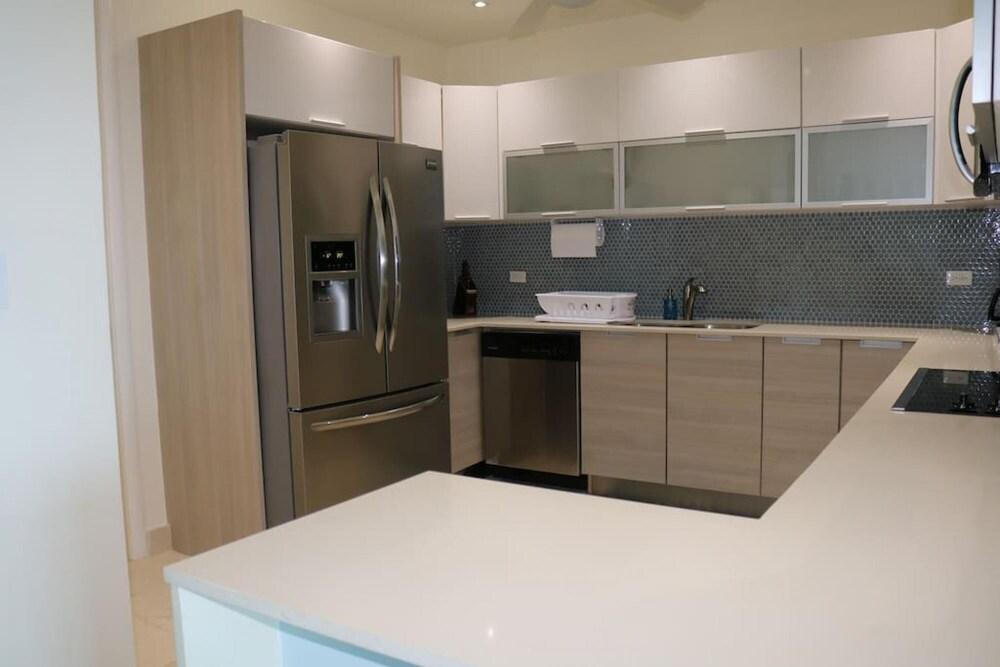 18G Pet Friendly Oceanview Newly Decorated Luxury