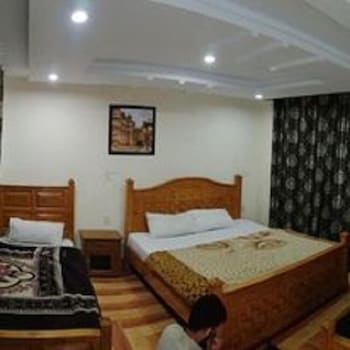 Gateway Hotel & Restaurant