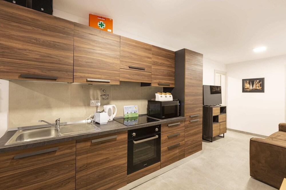 St.pauls Little Gem-hosted by Sweetstay