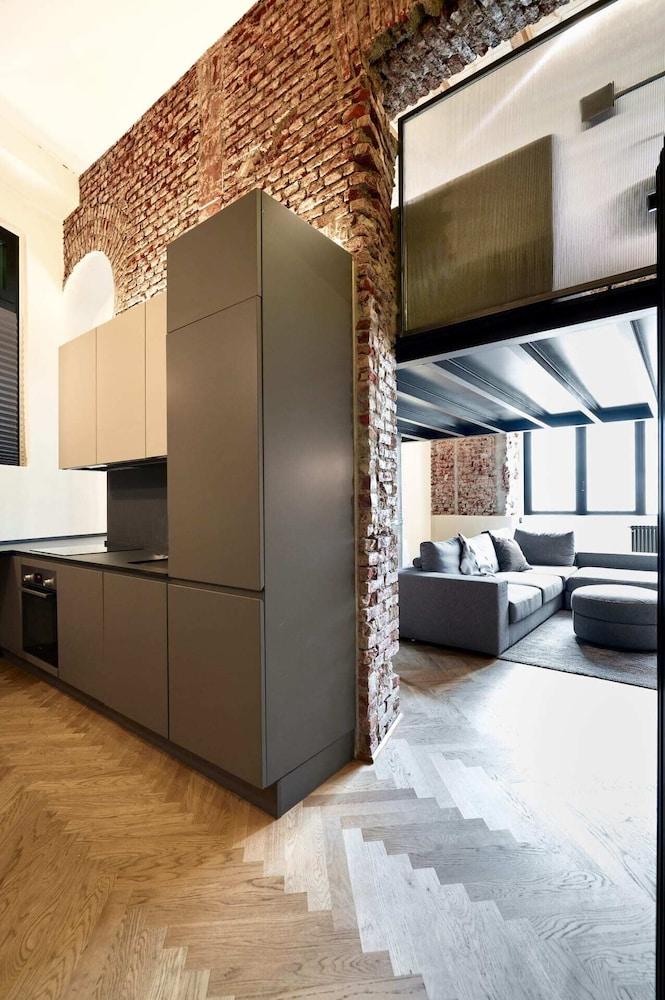 Lancetti Stylish Loft