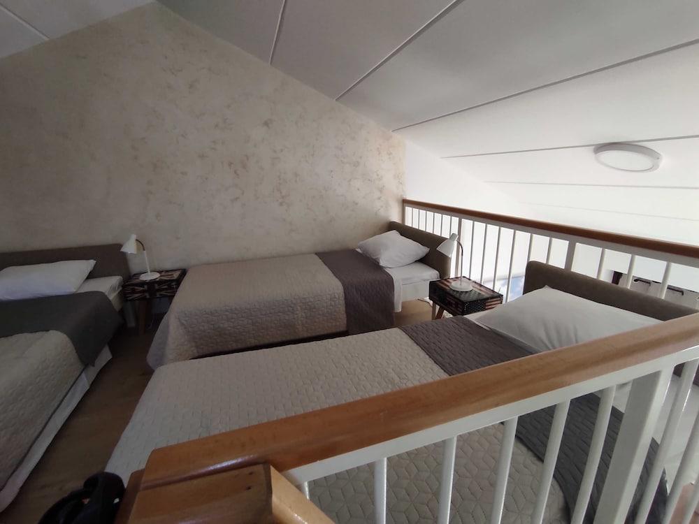 Apartments Mirta & Valalunge