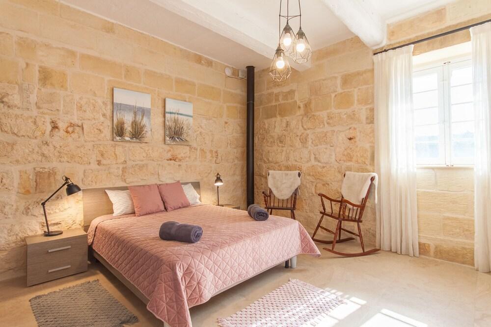 San Martin Wonderful Pool & Spa Villa