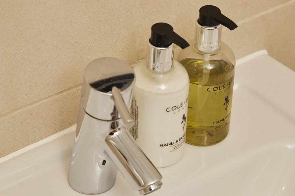 Deluxe City Apt, Beautiful River View,free Parking