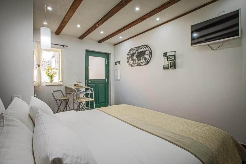 Theatre Luxury Rooms