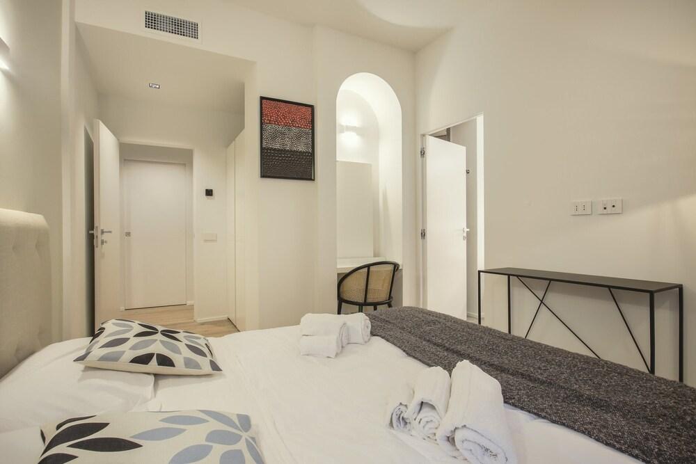 Repubblica Suite Ii-hosted by Sweetstay