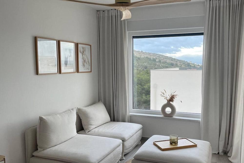 Cozy Loft Studio With Rooftop, Seaview & Pool