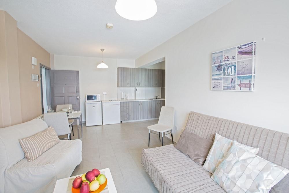 Ayia Napa Holiday Apartment So2