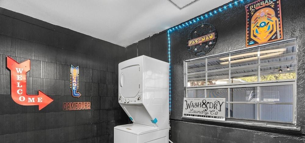 7 Mins From the Beach and 15 Mins Maximo Boat Ramp