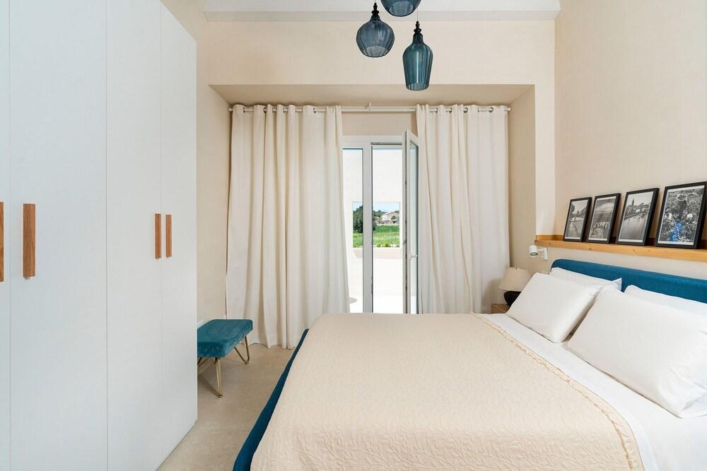 Modern Villa With Infinity Pool - By Beahost Rentals