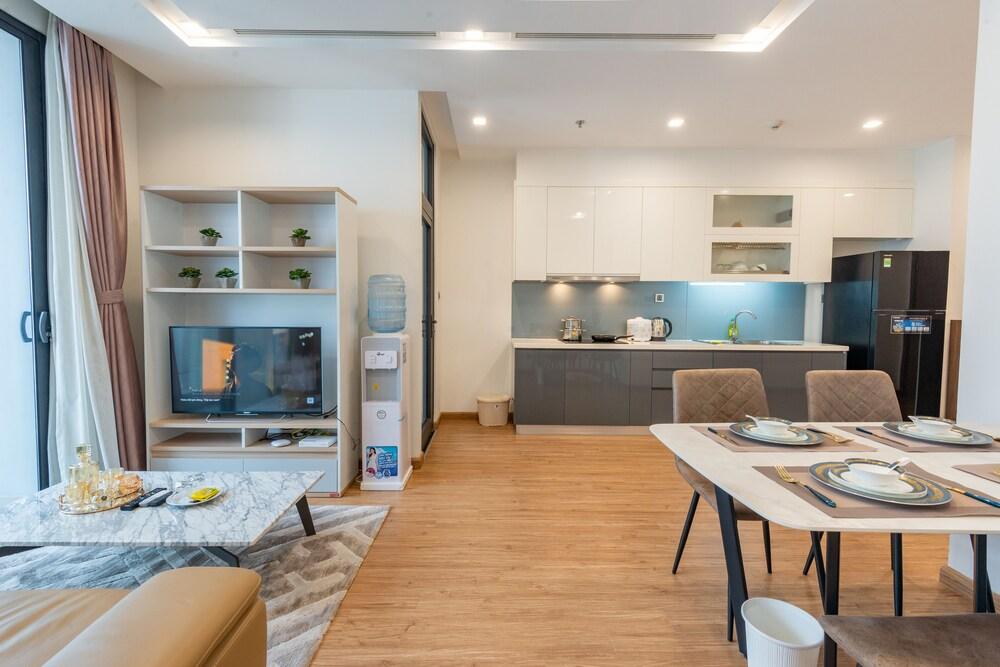 Luxury 1BR Vinhomes Metropolis