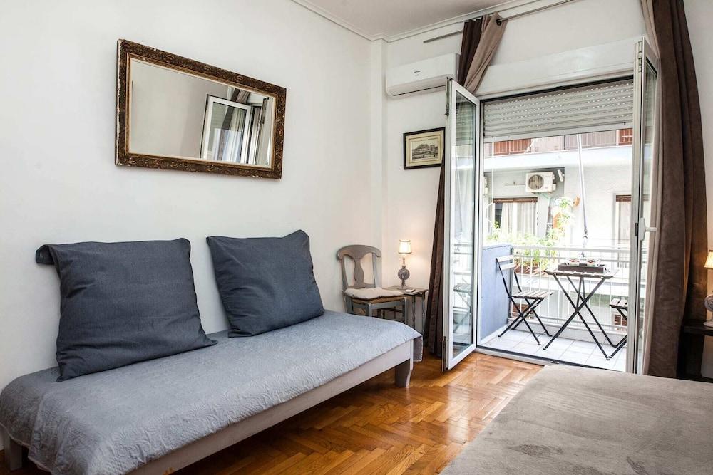 Gorgeous 2 bedrooms apt at Exarcheia