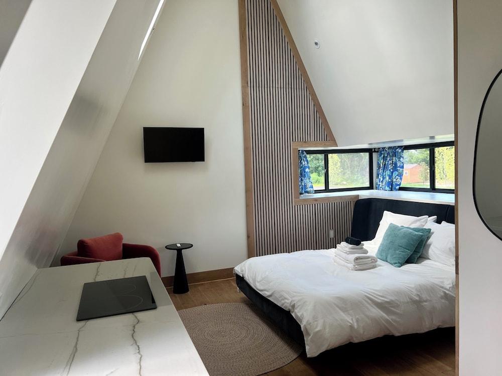 Finger Lakes Treehouse & Spa