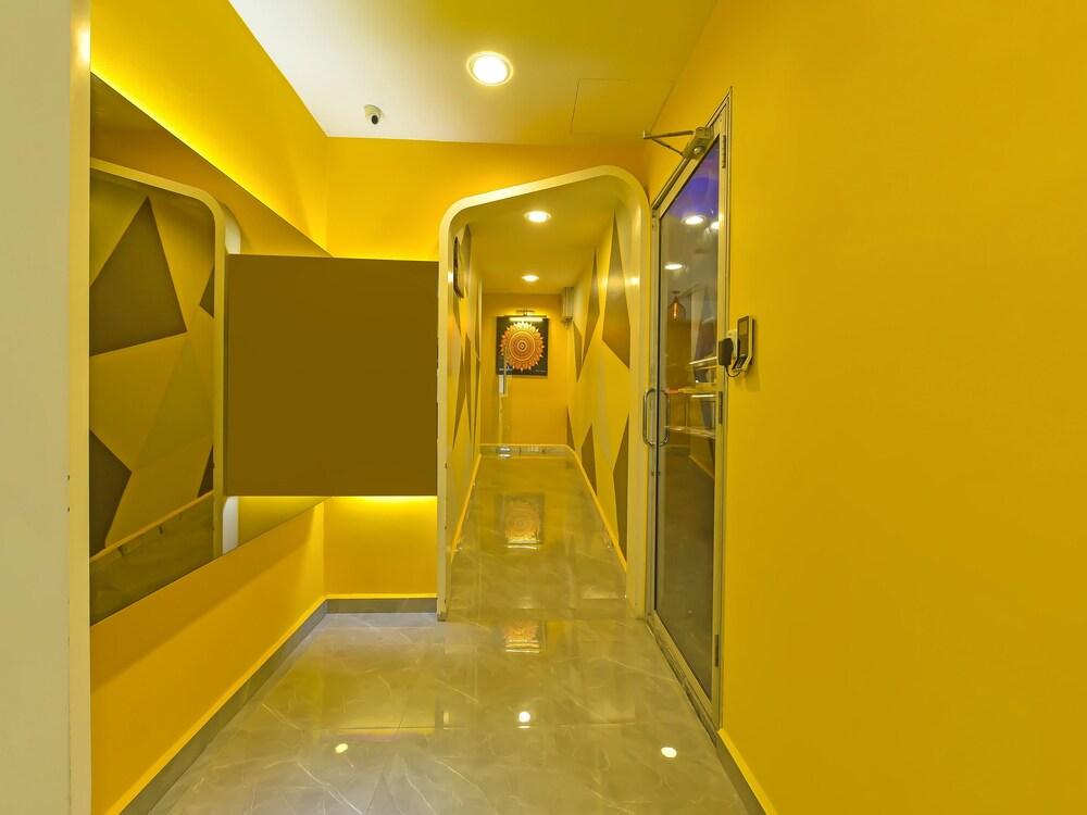 OYO 90484 Bright Hotel