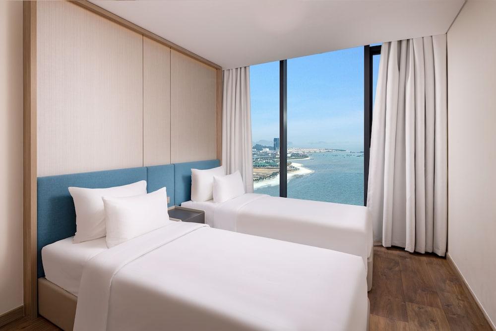 A La Carte Ha Long Bay Residence