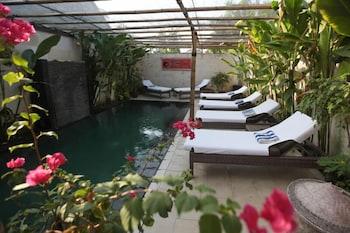 Scallywags Joglo Villa