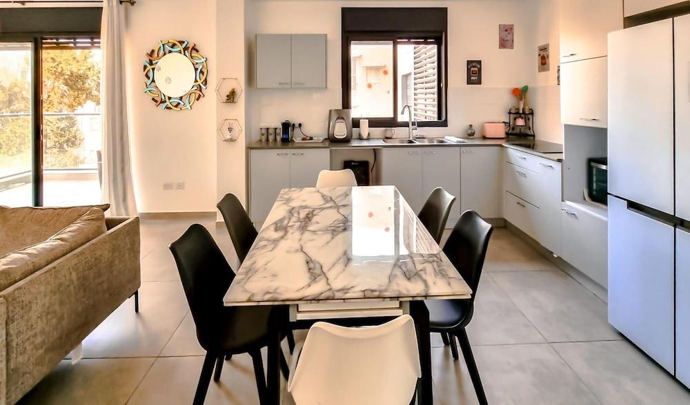 Kdoshei Ambre in Bat Yam