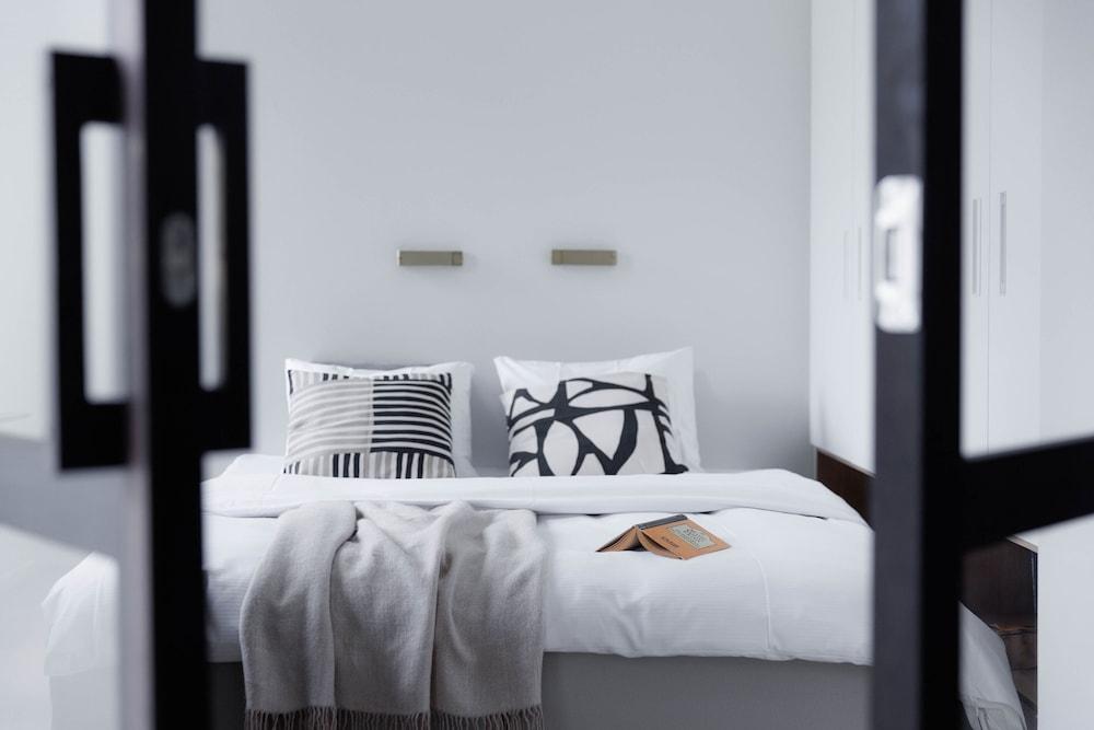 Spacious 2BR apartment on Bulevardi