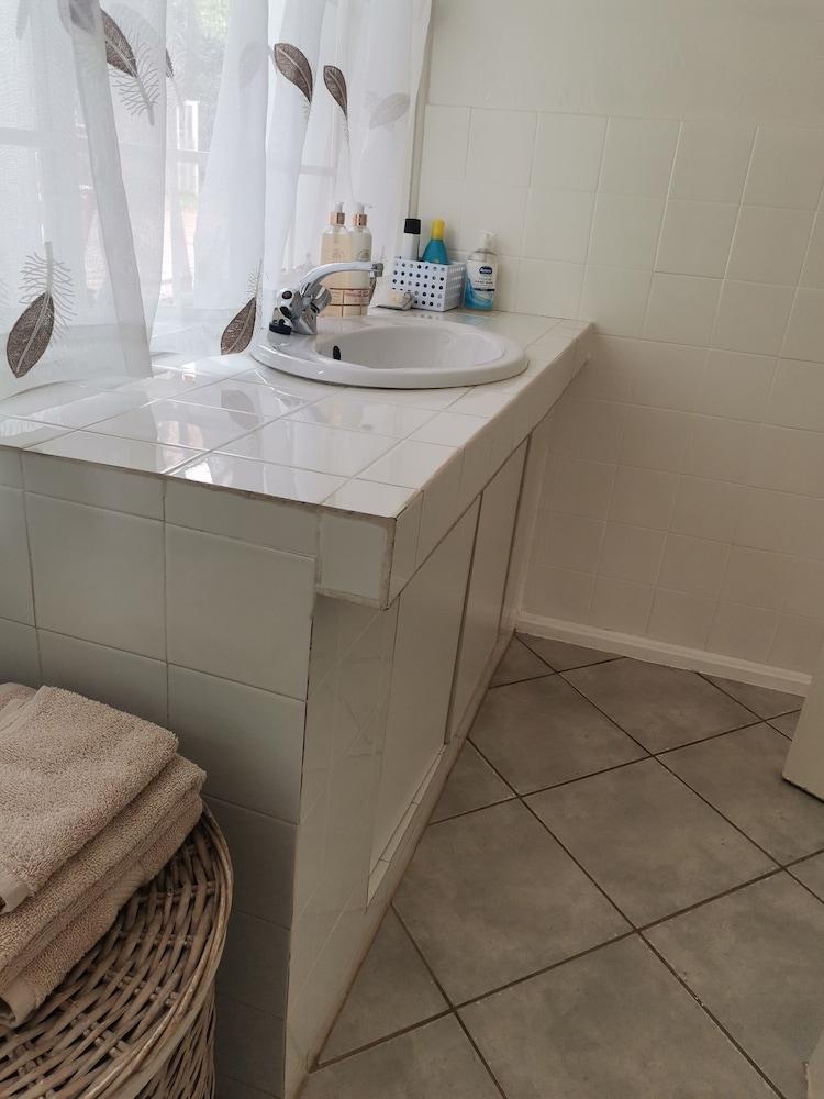 BEDFORDVIEW B&B 1 BEDROOM CLUSTERs