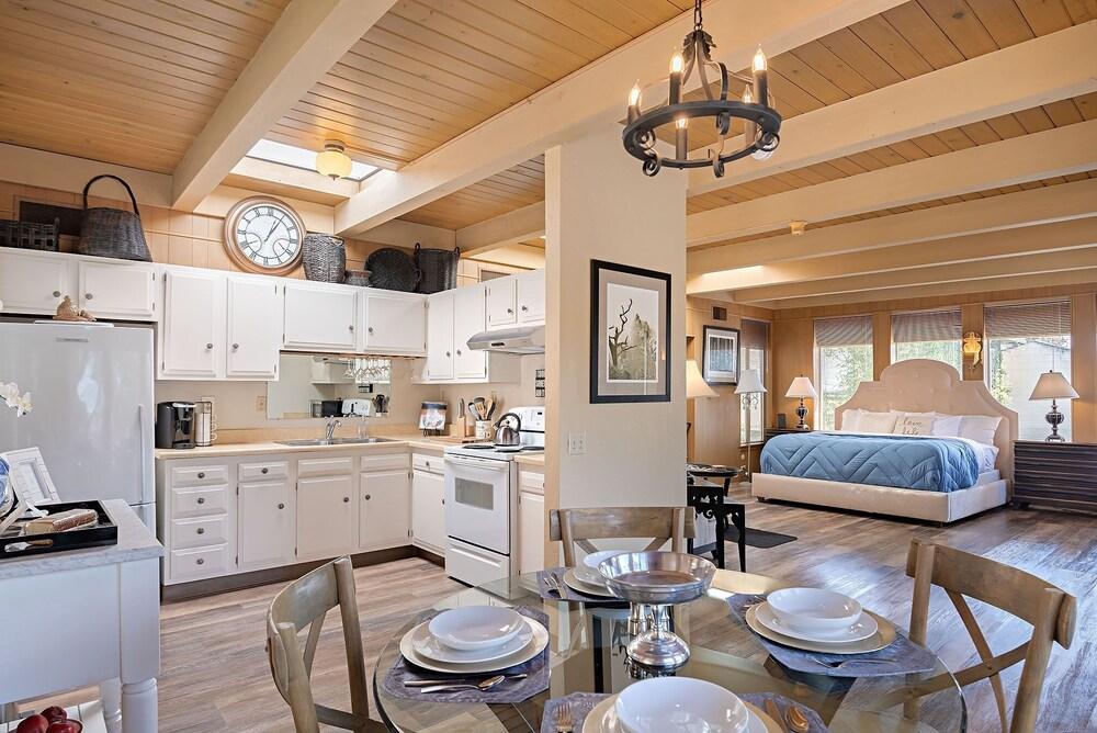 3797 Pine Place 2 Bedroom Apts by Redawning