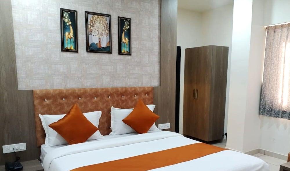 Hotel M D Residency Anand