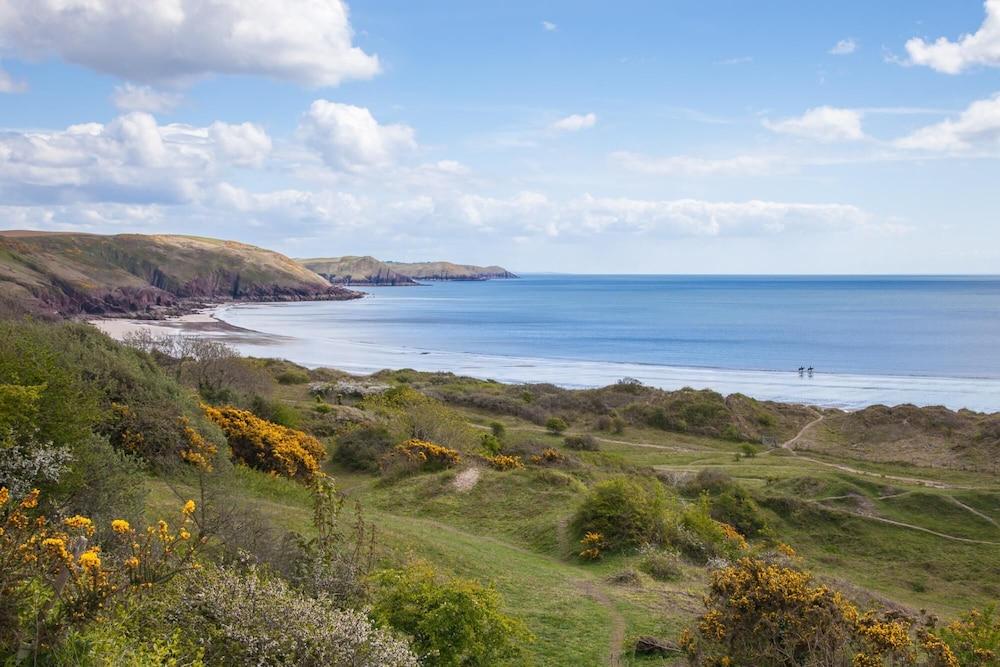 Freshwater Bay - Sea View Apartment