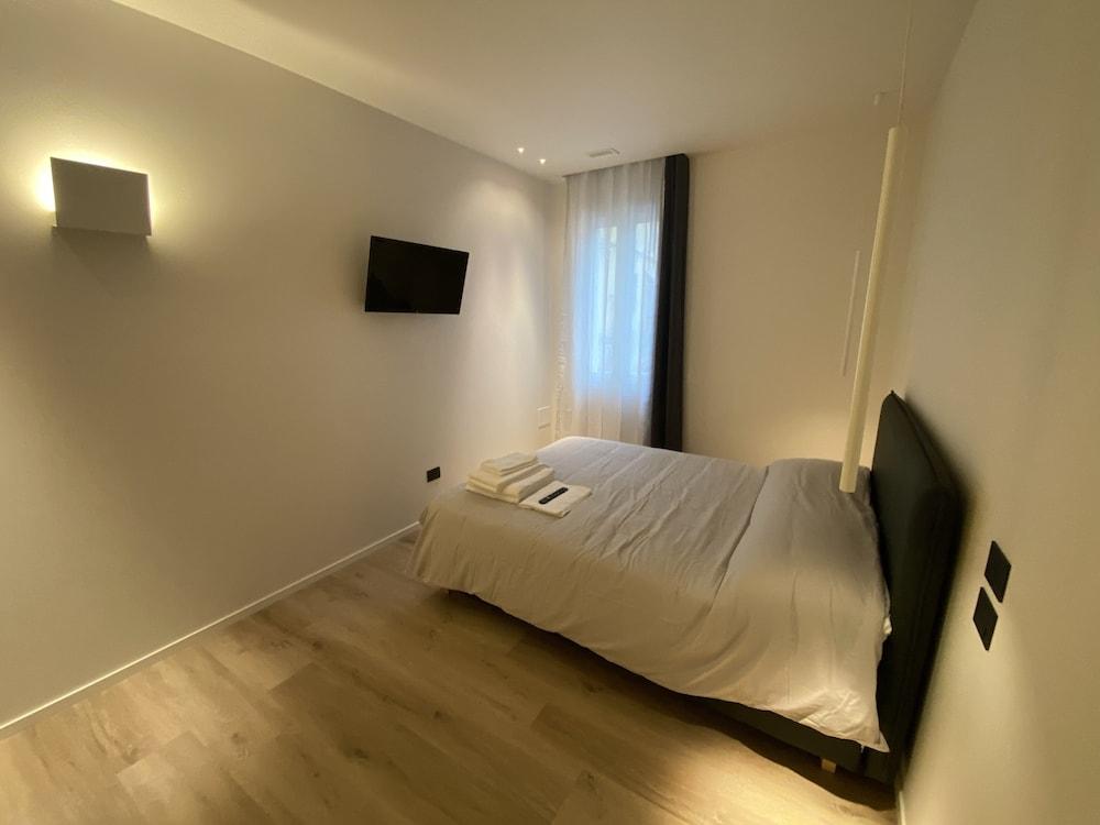 Prato della Valle Apartments