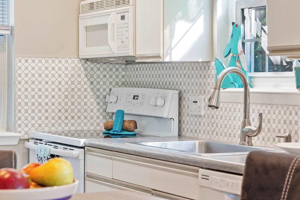 Holiday Hills Getaway - Branson - Golf Resort - Outdoor Pools