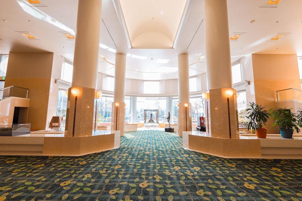 Chateraise Hotel Nirasaki Forest