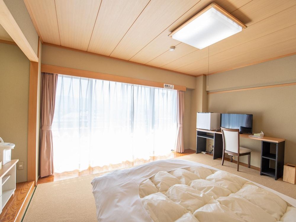 Chateraise Lodge Kasugai