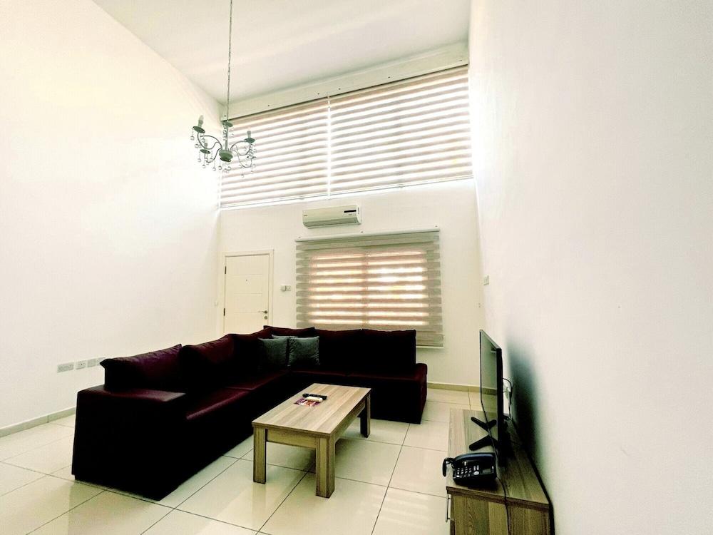 Flat With Shared Pool and Nature View in Kyrenia