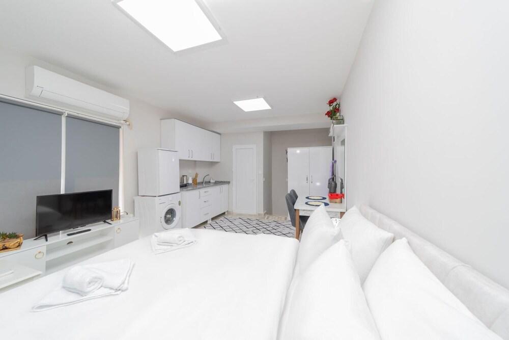 Furnished Tiny Studio Flat in Muratpasa Antalya