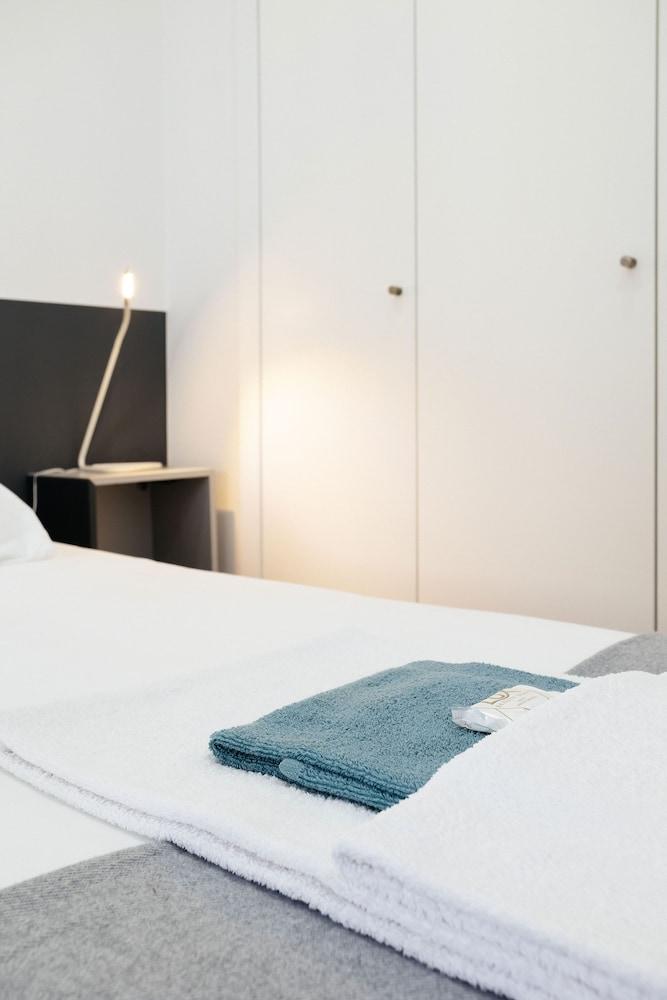 Oura Villa V2 - Flores