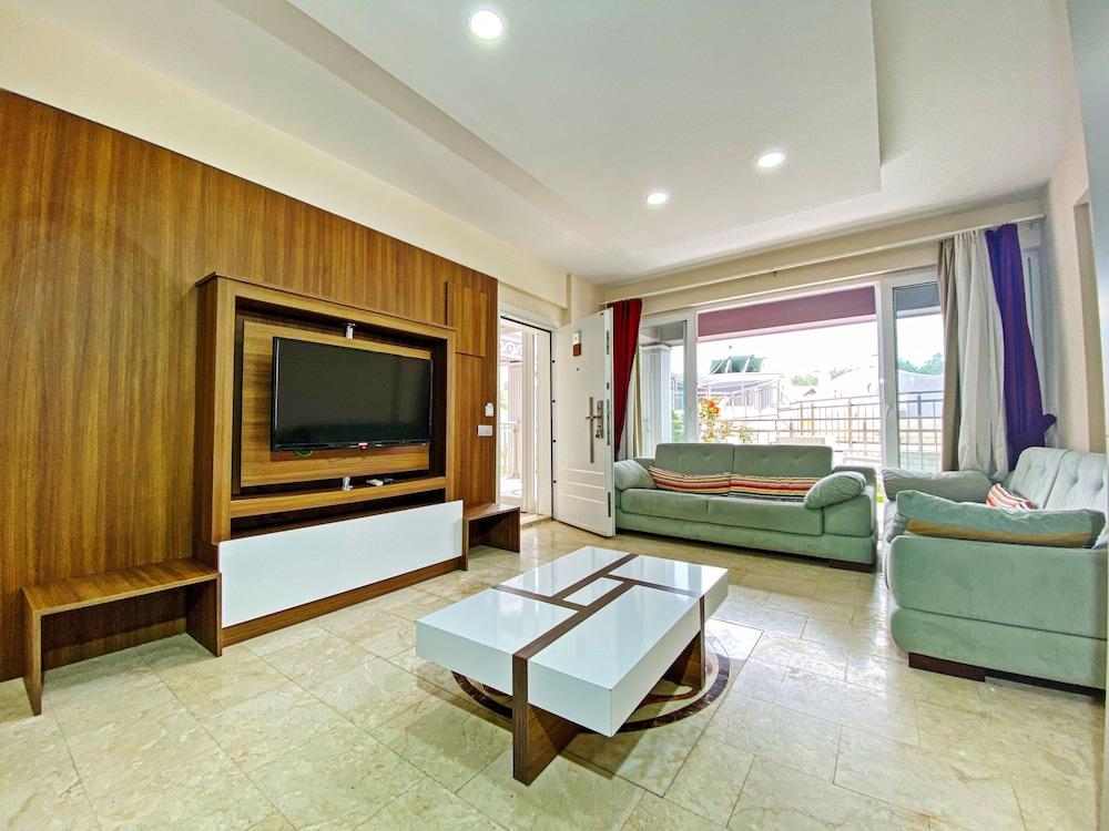 Fethiye Nokta Katranci Suit