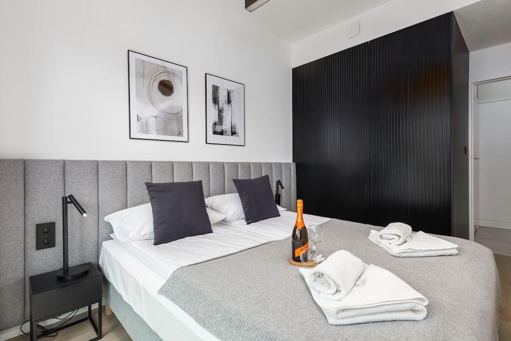 Shellter Apartment Rogowo by Renters