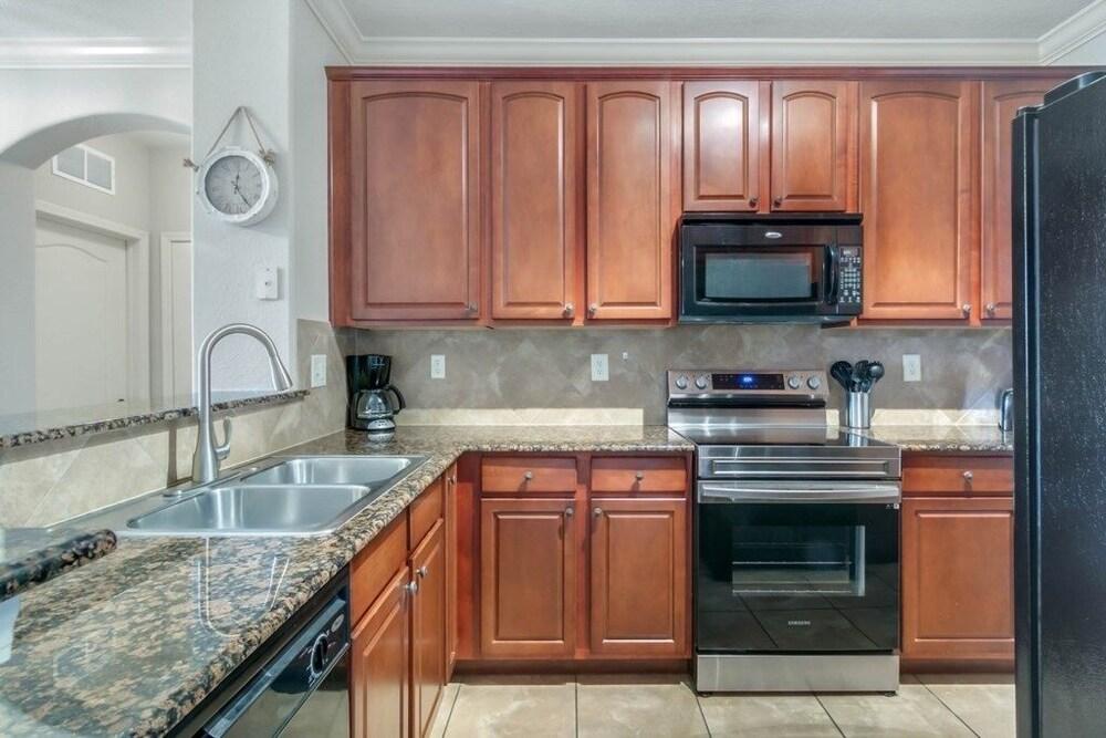 Magical Hideaway 4 Bedroom Condo